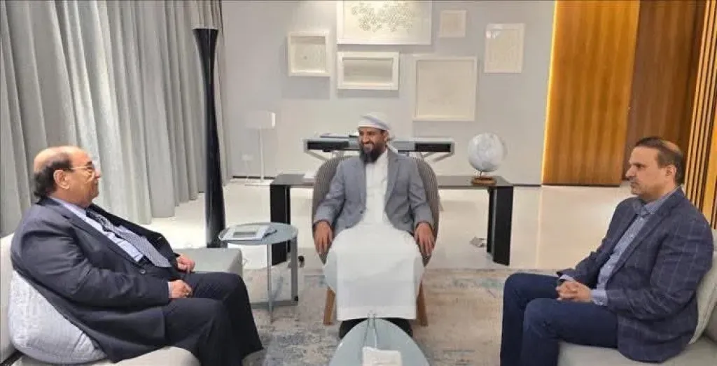 المحرّمي والعطاس يبحثان ترتيبات مؤتمر الحوار الجنوبي في الرياض